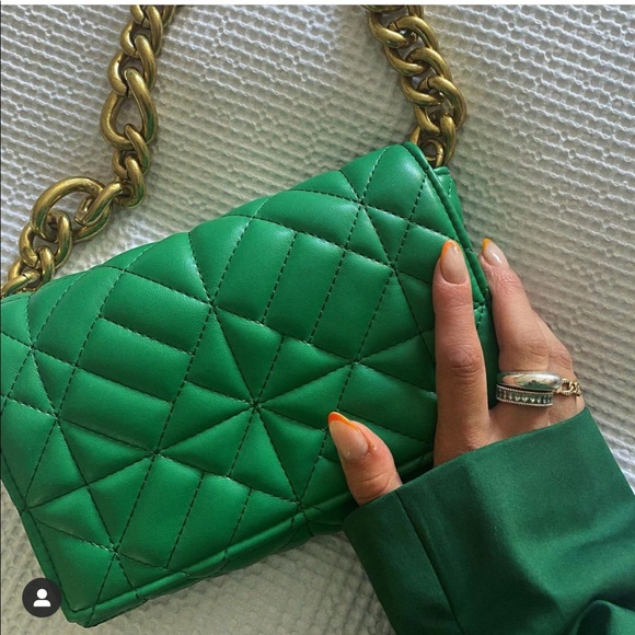 Zara Handbags - NWT Zara quilted chain strap shoulder bag
